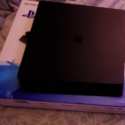 Black PS4 Slim 1TB