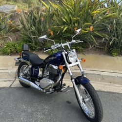 Suzuki Boulevard S40 650