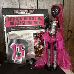 Catty Noir Monster High Doll 