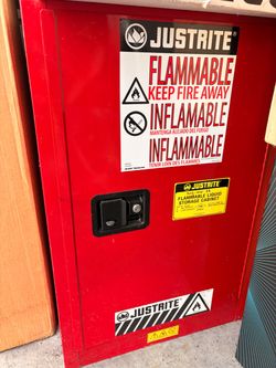 Flammable liquid storage cabinet 12gal
