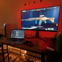 LG Ultra Gear Monitor  In Perfect Condition 