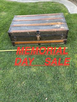 🇺🇸MEMORIAL DAY SALE 🇺🇸  Grandpa’s WWII Trunk / 💎 1950’s 💎  W/Removable Tray 💎 Great For Coffee Table 💎