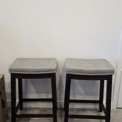 2 Kitchen Stools 