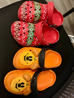 Holiday Crocs Disney  🐊 🎃 🎄 - $5 (J1)
