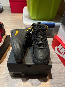 Air Jordan 12 Retro Black Yellow Size 6.5