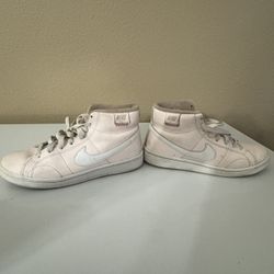 Nike Girls Pink Sneakers (Size 6)