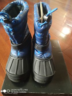 Children's winter boots, size 9