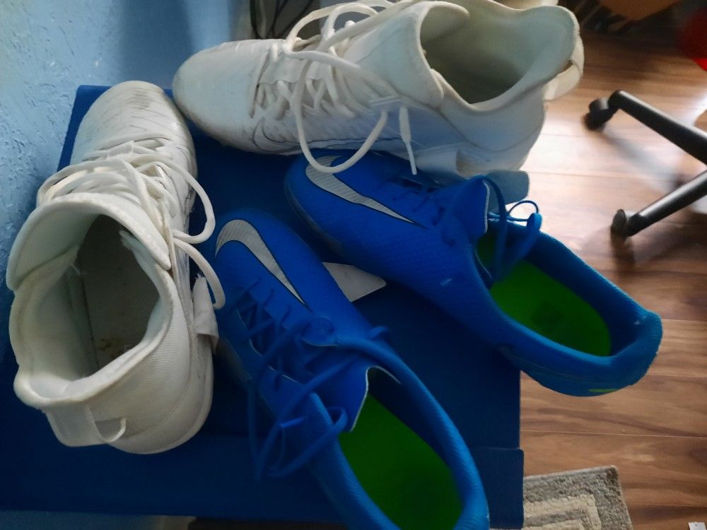 Men Cleats Size 8 5
