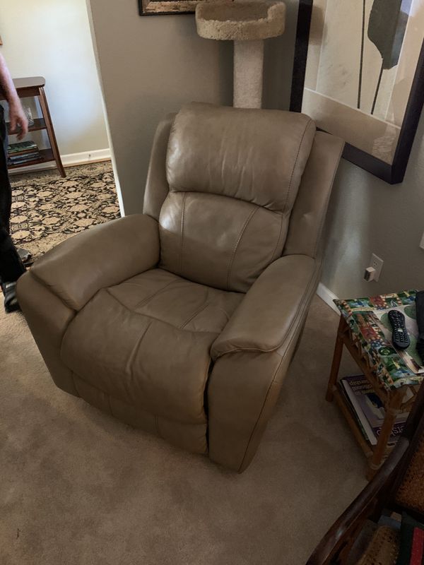 Two lazy boy recliners for Sale in Sacramento, CA OfferUp
