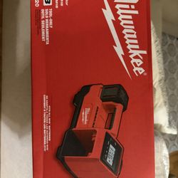 Milwaukee M18 Inflator 