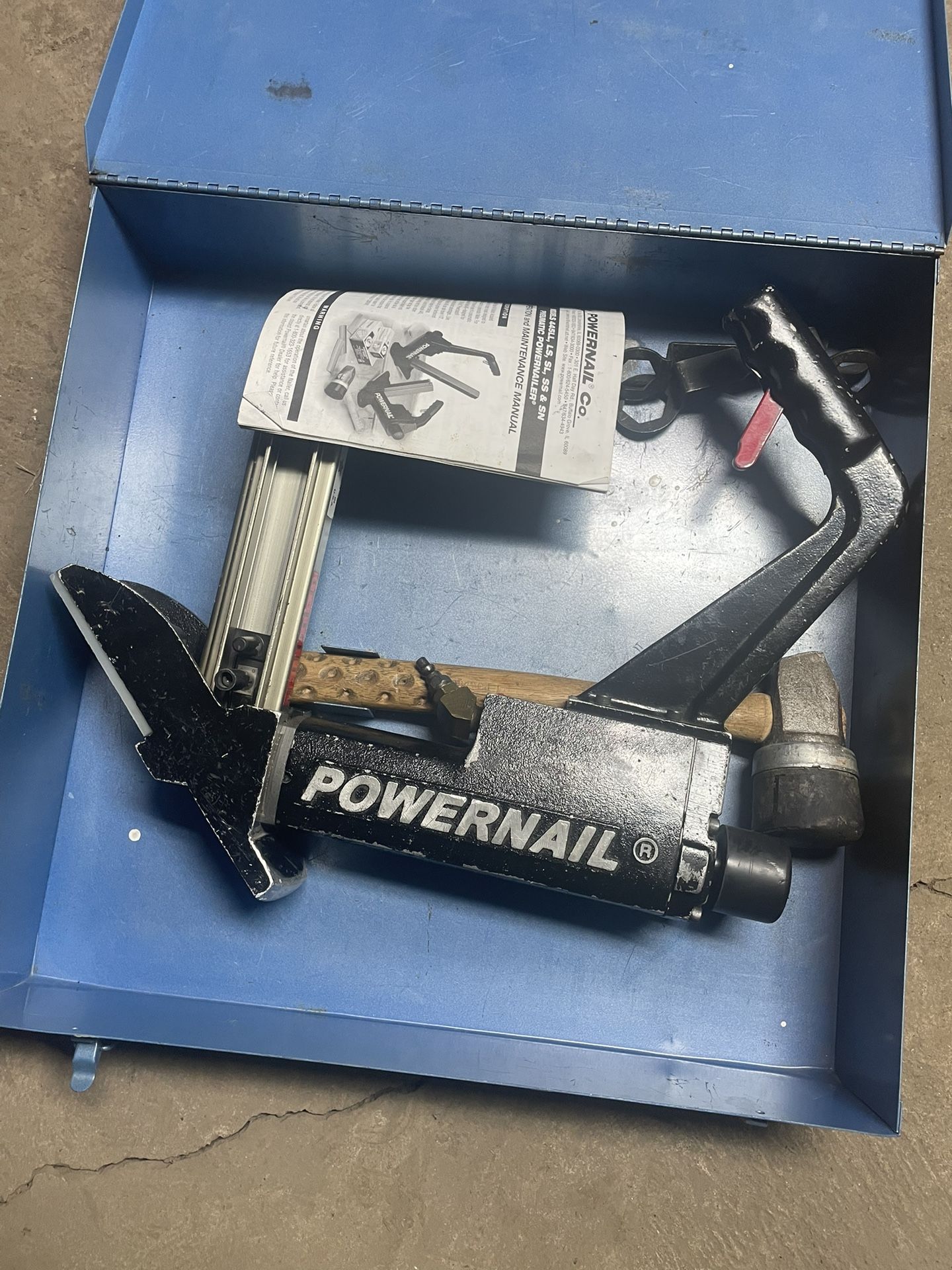 PowerNail 445 Pneumatic 16 Gauge L-Cleat Hardwood Flooring Nailer