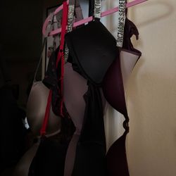 Like New Victoria’s Secret 38 Double D Bras All Of The Are Pretty Well Almost Like New  Of The Bling On Straps 10 Bras