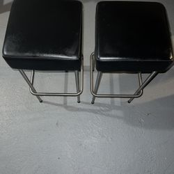 Barstools Set Up2