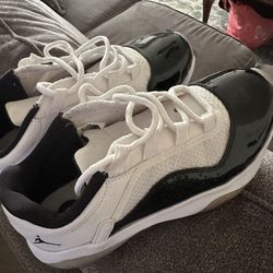 Jordan 11s 