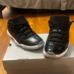 Jordan Retro 11 Low (Black/White)