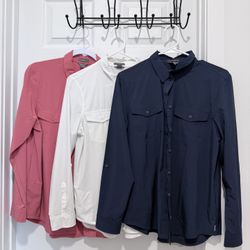 Women’s Classic Fit Button-Up Shirts – Size Medium