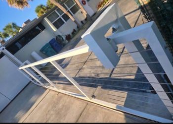 LIKE NEW FENCE WHITE ALUMINIMUM