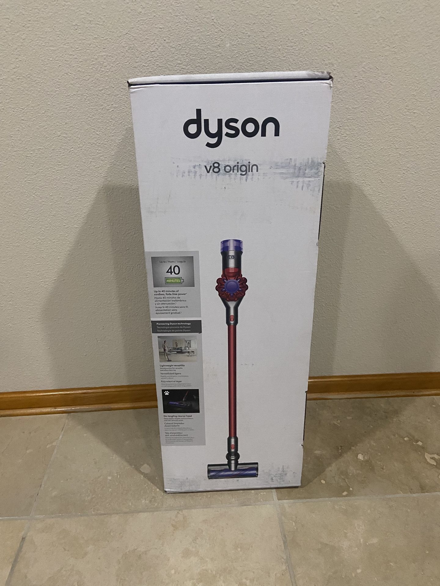 New Dyson V8 Vacuum Cleaner