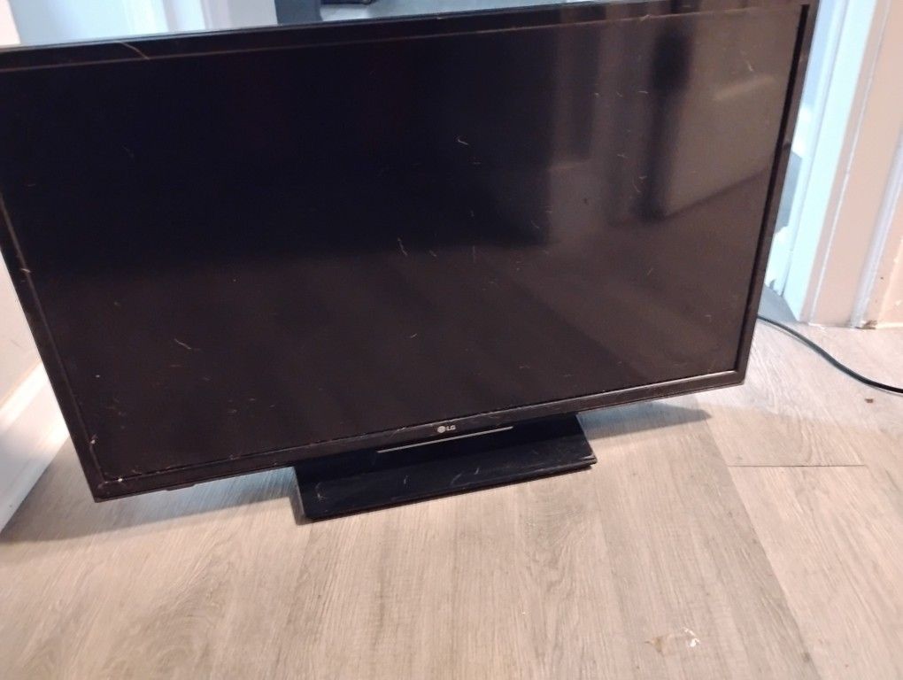 LG TV Good Condition Works Just Doesn't Have The Remote