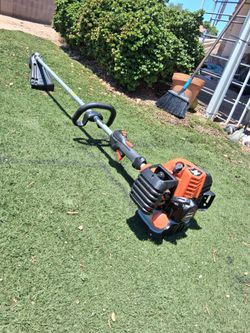 ECHO SRM-2620 is a professional-grade 25.4 cc gas string trimmer widely used by commercial landscapers and heavy-duty homeowners. and comes equipped w
