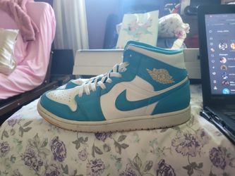 AJ1's mids