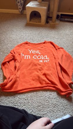 Xxl sweater but can fit smaller
