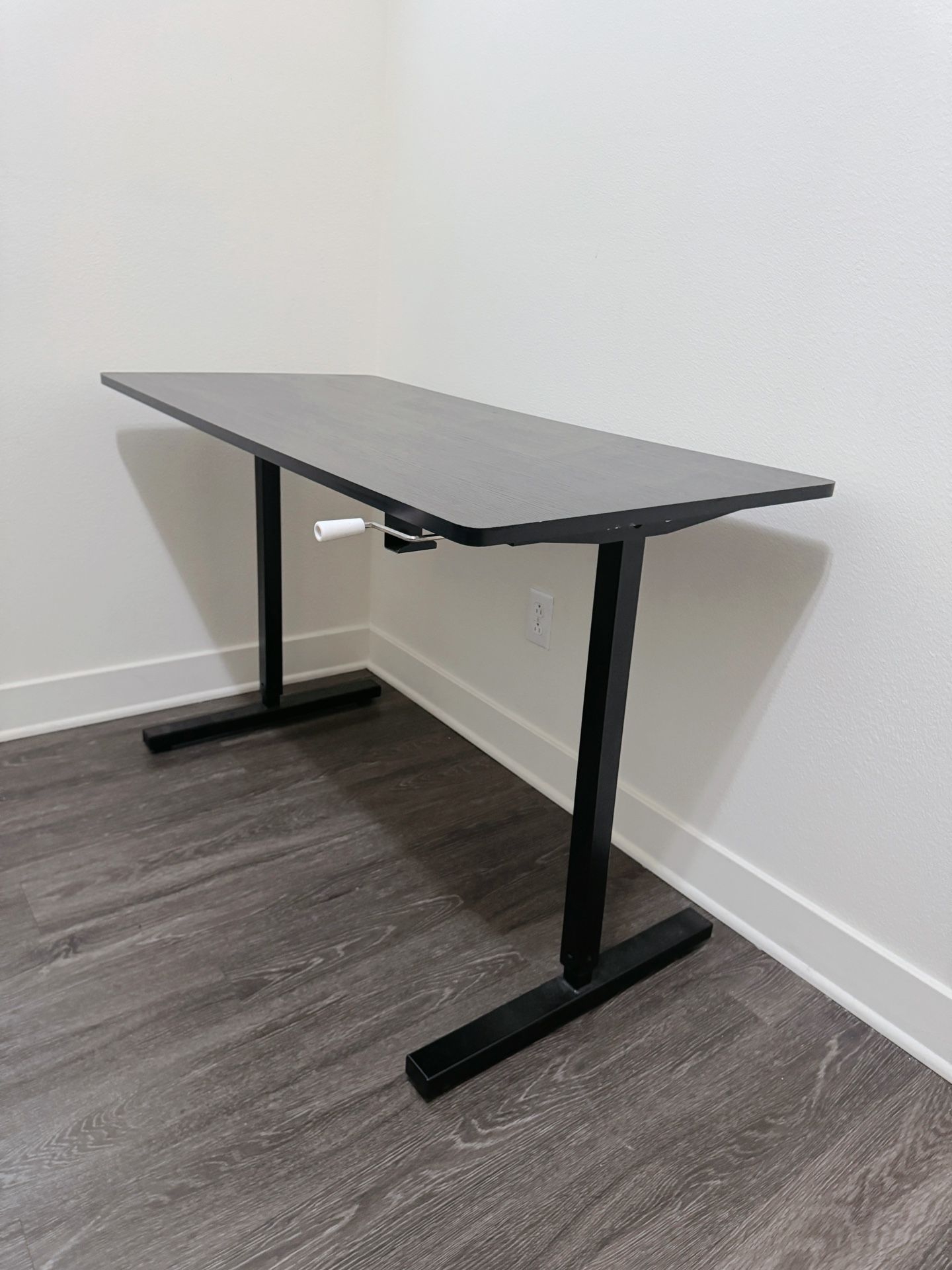 Black Manual Height Adjustabke Desk