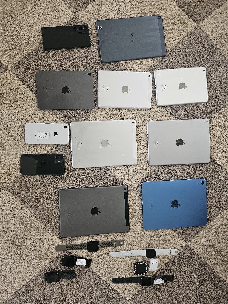 Apple Bundle IPads, IPhones, IWatches And Samsung