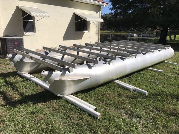 Aluminum Godfrey 20â€™ Pontoons &amp; top rails from pontoon 