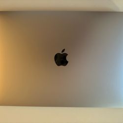 Macbook pro 13inch 2018 with touch bar