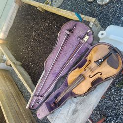 1880s German Violin With Case And 2 Bows