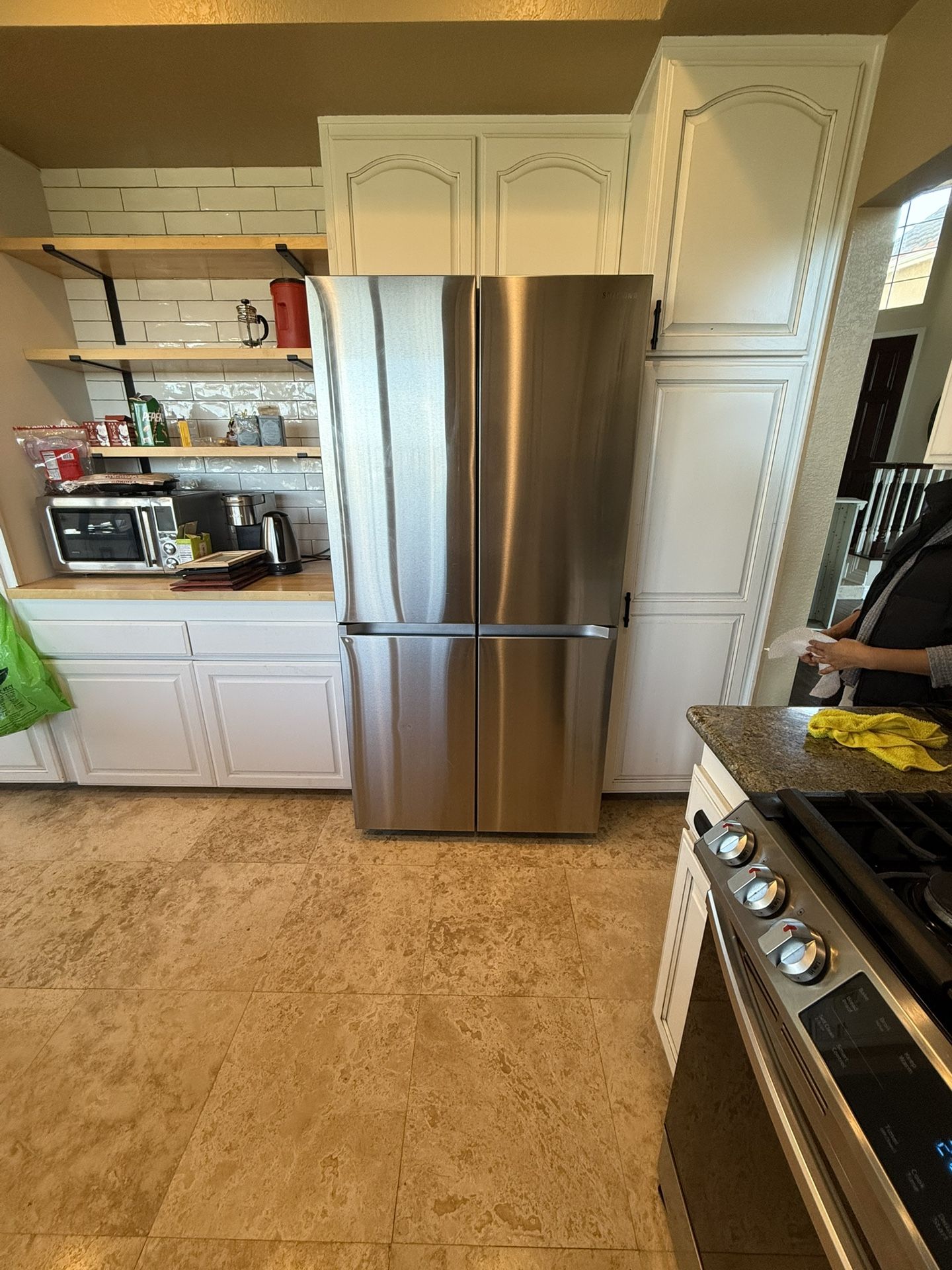 2020 Samsung Refrigerator (like New)