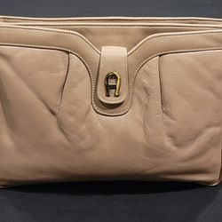 Vintage Etienne Aigner Shoulder Bag/Purse Leather Taupe size 11.5"X8"