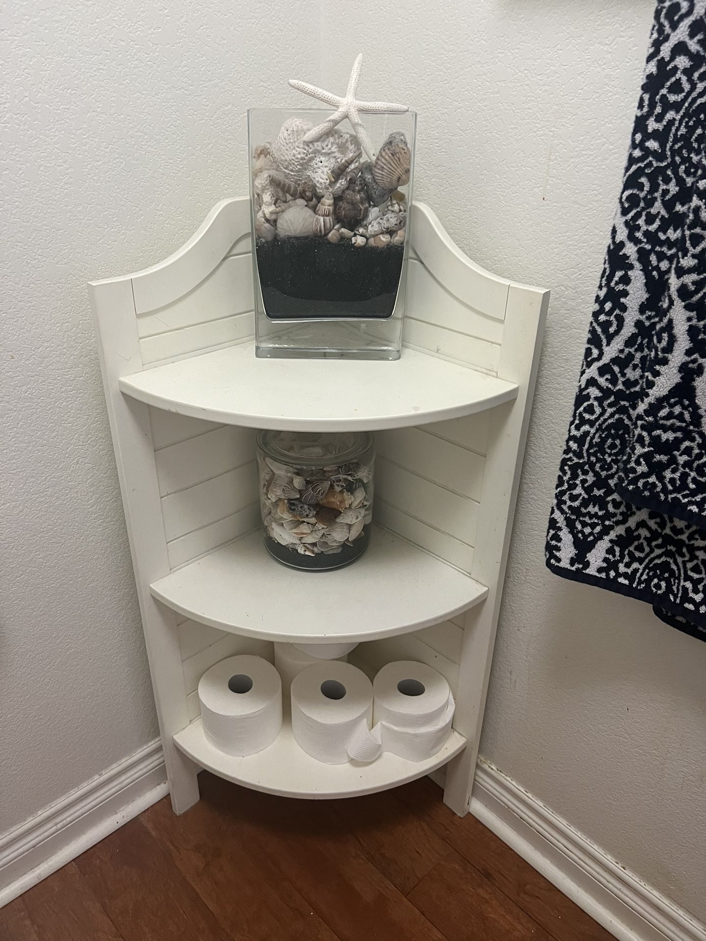 Pottery Barn White Wood Corner Shelf Unit. Great condition. Accepting offers!