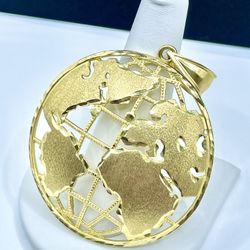 10k Gold World Pendant 