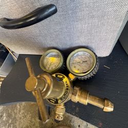 Regulators And Nitrogen Tank 