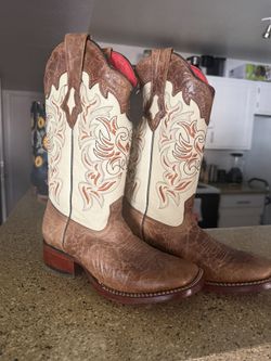 Women Boots Brand New 7