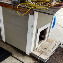 Free Dog house just the house 🏠 