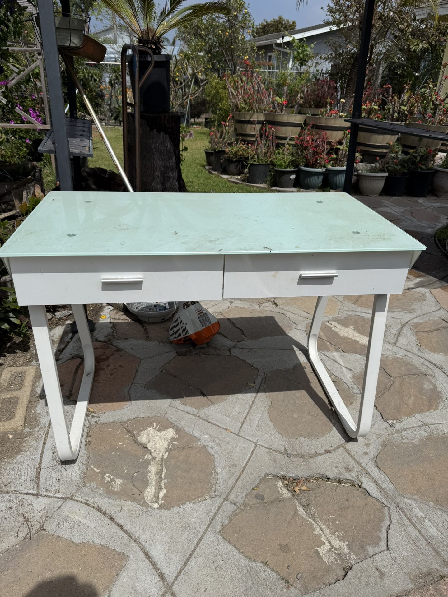 Desk/vanity