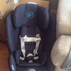 Cyber Gold Car Seat