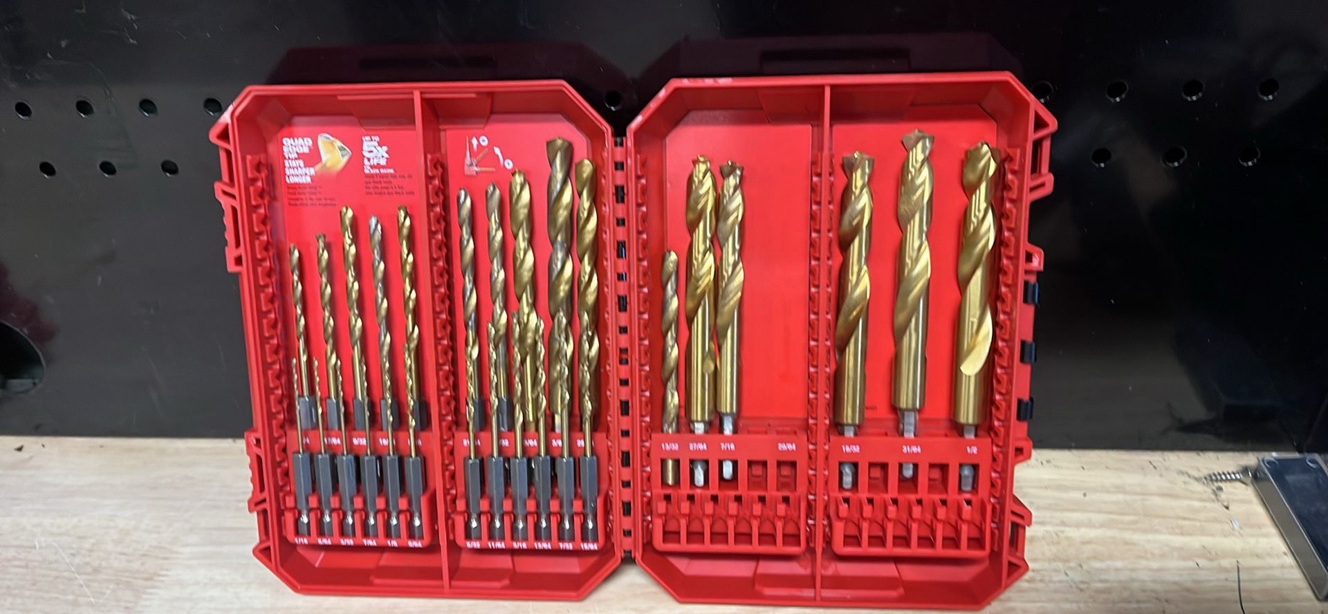 Milwaukee 48-89-4862 Metric SHOCKWAVE Titanium RED HELIX Kit 29 pc.