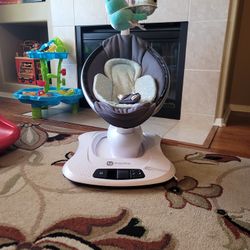 4moms mamaRoo baby swing 
