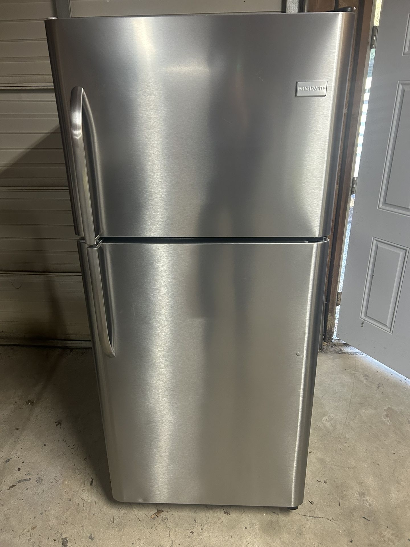 REFRIGERATOR