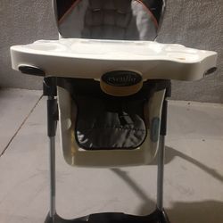 Baby feeding majestic chair