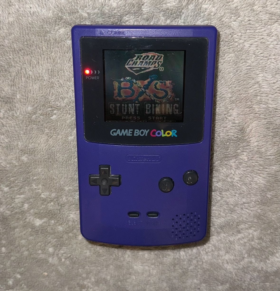 PURPLE NINTENDO GAMEBOY COLOR HANDHELD CONSOLE WITH VIDEO GAME Electronics & Media