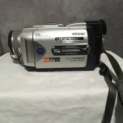 Original Sony Handy cam- VHS video Look! Lightly Used W/ Vintage Camera Bag