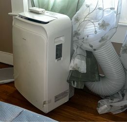 Insignia Portable AC Unit w/ Remote
