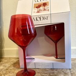 Stemmed Wine Glasses 