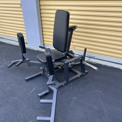 Plate-Loaded Hip Abductor And Adductor Machine