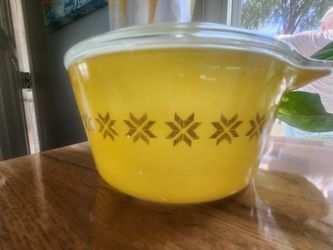 Pyrex Town & Country Yellow Casserole Dish
